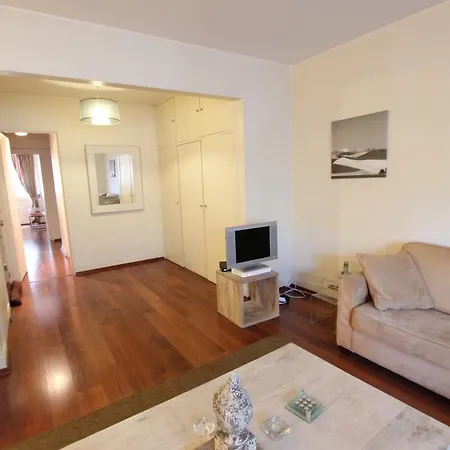 Parisian Flat Near Champs Elysees * Parigi